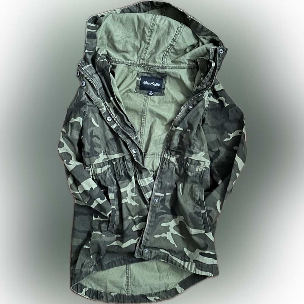 Miss selfie camo pattern hooded jacket with pockets